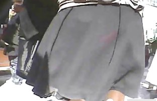 XXX વાવેતર પર એક ઘન સામટી વ્હાઇટ બાળક