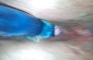 XXX ગુદા મૈથુન બહાર સાથે એક યુવાન