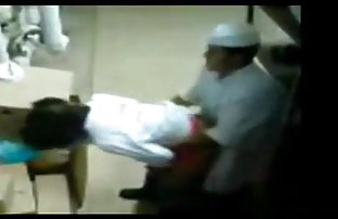 XXX વેશ્યા સાથે નાના લોડો છોકરી ના મોઢા માં સારી