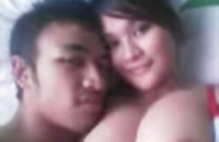 XXX ચિક ripped ભીડ પર ભરવામાં આવે છે અને તેના pussy Concha