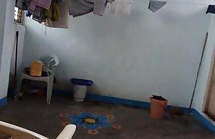 XXX Fucked સોનેરી ટેબલ પર અને મોં પર ગાંડ