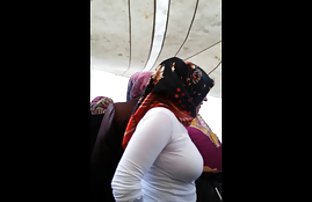 XXX ઉદાર masseur દ્વારા fucked ક્લાઈન્ટ ટેબલ પર